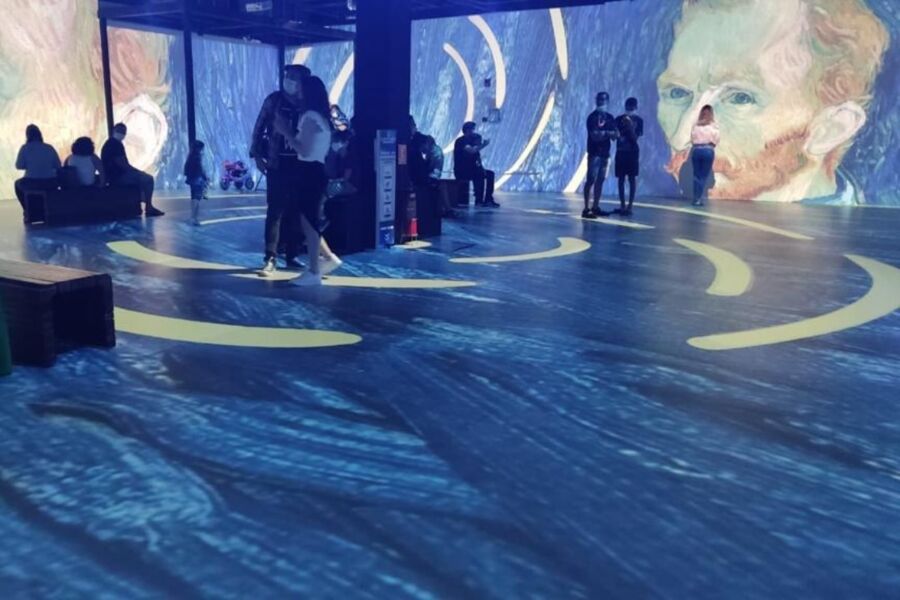 Exposição que homenageia Van Gogh pode ser conferida no shopping da Bahia