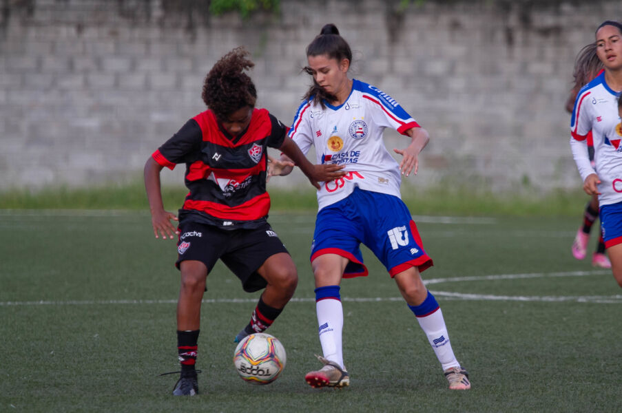 O descaso no Brasil vai na contramão do crescimento do futebol feminino em nível global
