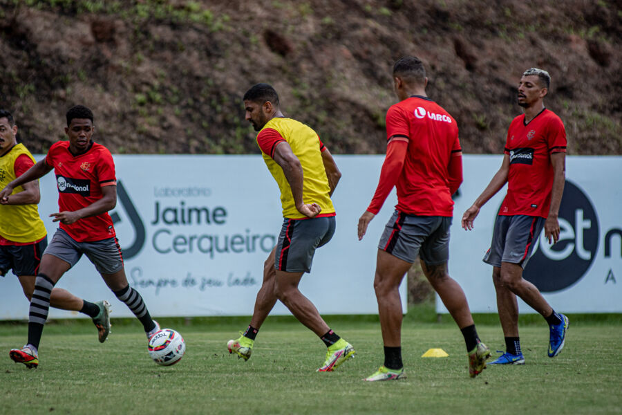 Amanhã, o Leão terá a primeira
das dez partidas como mandante para tentar fazer
a diferença