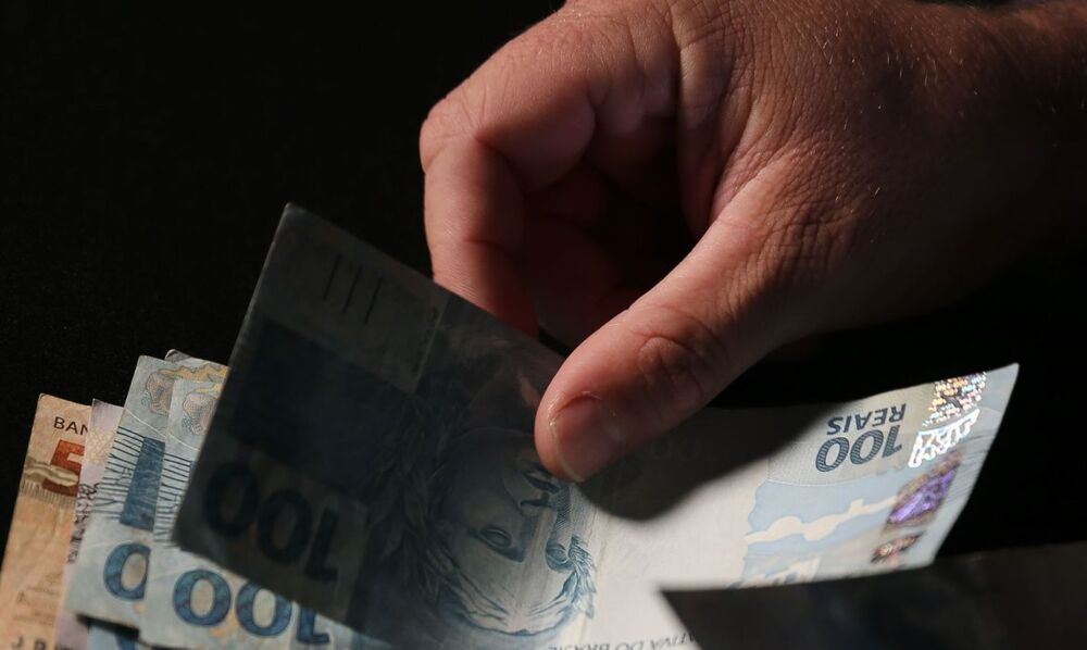 Taxa de juros Selic teve seu décimo aumento atingindo 12,75% ao ano
