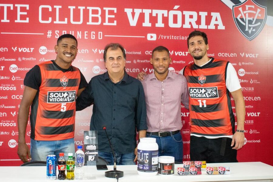 O Rubro-Negro também apresentou seus novos reforços