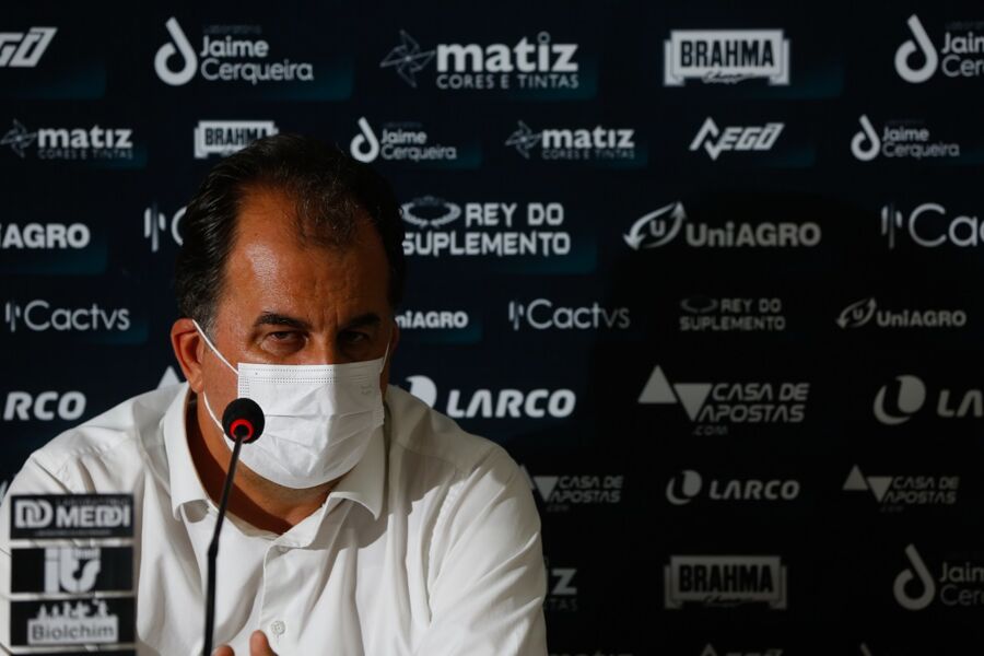 Dirigente deixou claro que ainda deve contratar mais dois atletas e negociar de seis a sete empréstimos ou saídas