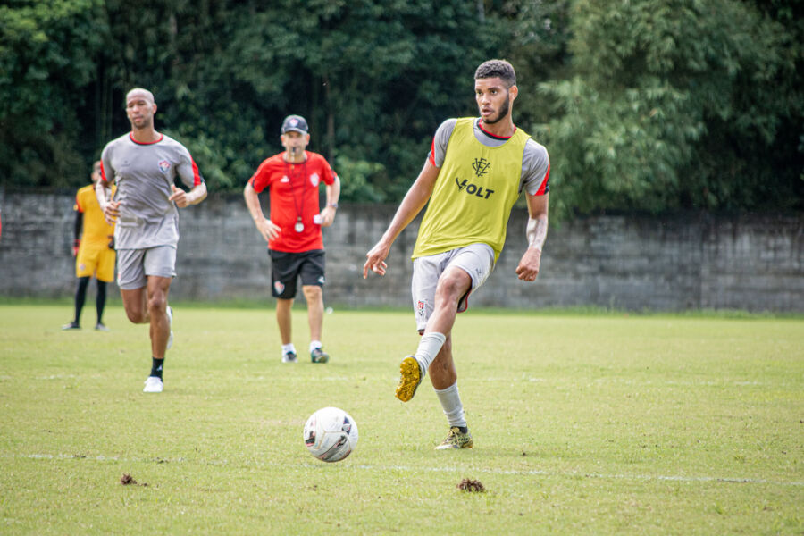 No domingo, o comandante rubro-negro ainda irá relacionar os jogadores que viajarão para o duelo em solo goiano