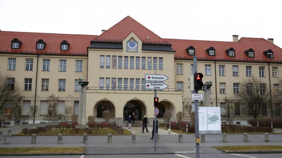 Jovem está internado em hospital de Munique, na Alemanha