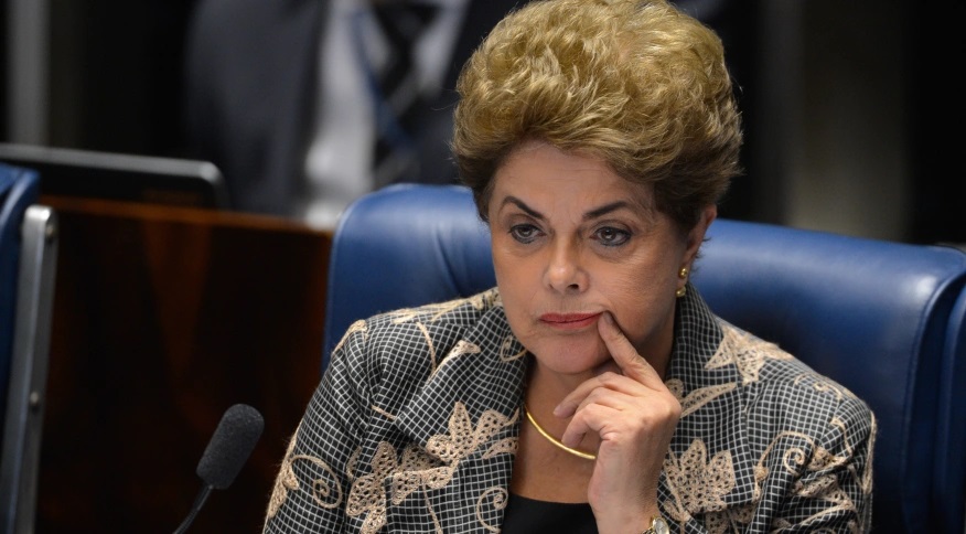 Dilma se sentou ao lado do senador Humberto Costa