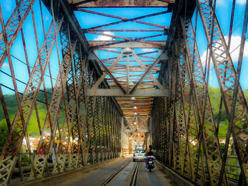 Ponte Dom Pedro II, localizada entre Cachoeira e São Félix