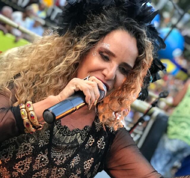 Apesar de ter
um repertório
mais conhecido na
axé-music, o show dela será focado no forró