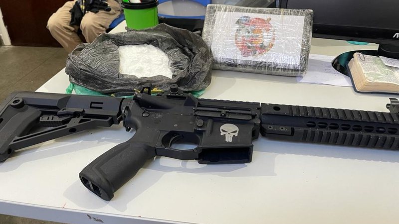Polícia segue com as investigações na tentativa de identificar os responsáveis pelo material
