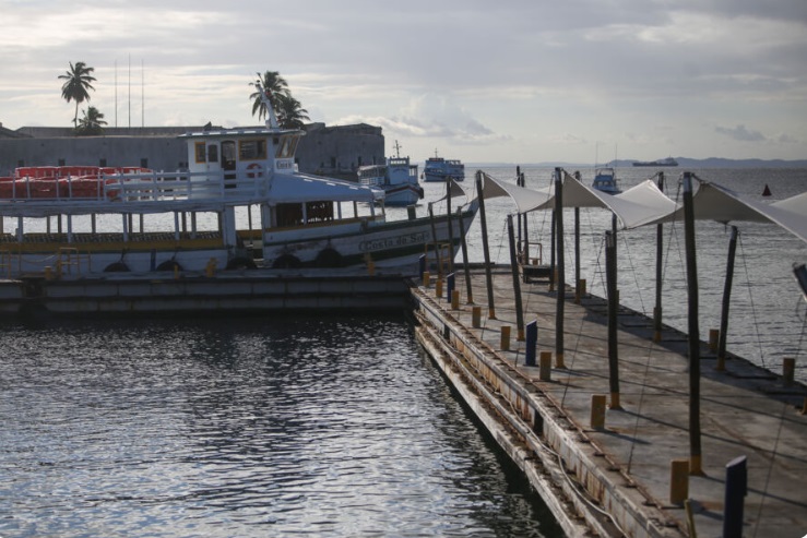 Catamarãs da linha Salvador-Morro de São Paulo operam normalmente. Escunas de turismo também estão em tráfego