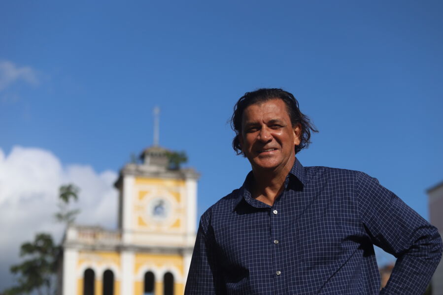 Confira entrevista completa
Na foto: O historiador Walter Fraga que participa da mesa: "A importância dos saveiros para o Recôncavo Baiano" posa para foto
Foto: Rafaela Araújo/ Ag. A Tarde
Data: 27/05/2022