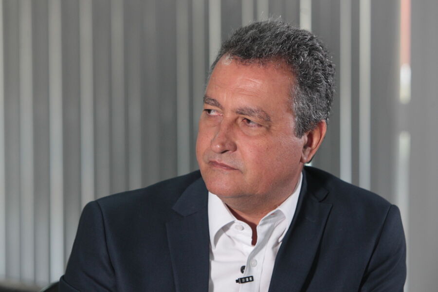 Rui Costa lembrou o fato de Lula ter um só candidato, Jerônimo, e fustigou os outros dois postulantes