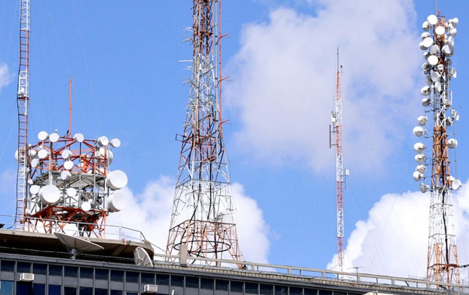 Conexão 5G vai exigir de cinco a dez mais antenas de transmissão.