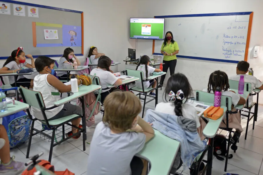 Centro Educacional Vitoria Regia, a exemplo de outras escolas, reforçou protocolo interno de biossegurança