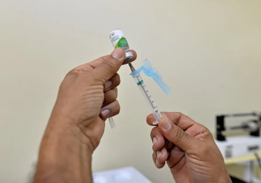 Com a baixa procura, Ministério da Saúde liberou a imunização de toda a população