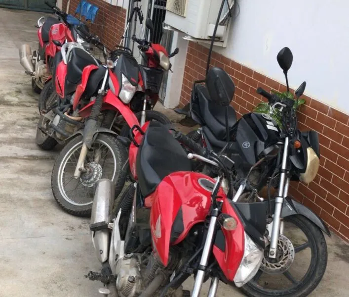 A operação da polícia recuperou três motos em Paulo Afonso