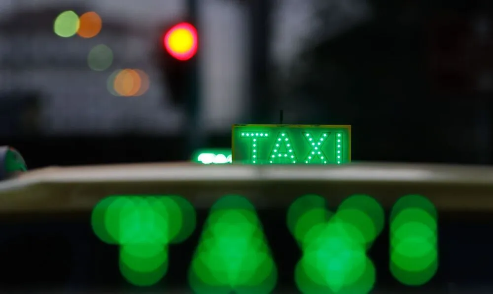 O auxílio emergencial voltado a taxistas começará a ser pago amanhã,16, em seis parcelas de R$ 1 mil