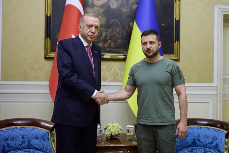 Volodymyr Zelensky se encontrou com o presidente turco, Recep Tayyip Erdogan, em Lviv
