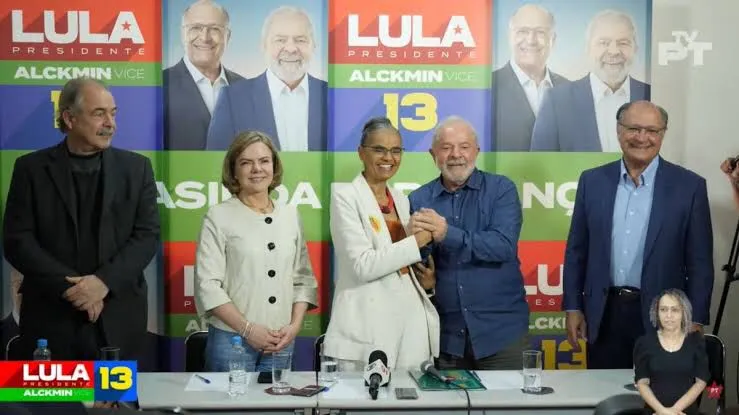 Marina e Lula se encontraram hoje, em São Paulo, com a presença de outras lideranças políticas