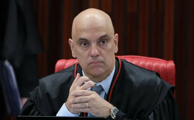Presidente do TSE, Alexandre de Moraes tem feito pressão para receber o relatório que descarta fraude nas urnas eletrônicas