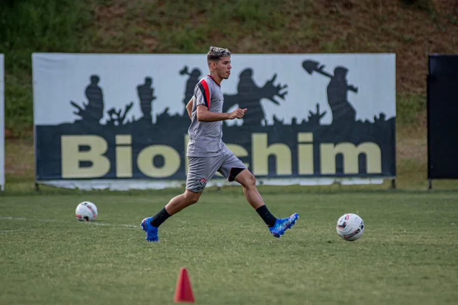 Meia pegou seis jogos, junto com Ricardo Amadeu, enquanto Moraes pegou cinco jogos