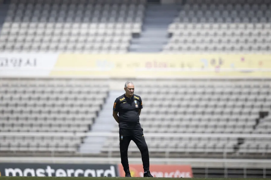 Tite pensa em quem ainda pode incluir no grupo