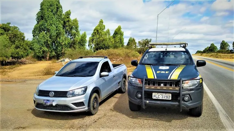 À polícia, o motorista disse que pegou o carro emprestado de um primo