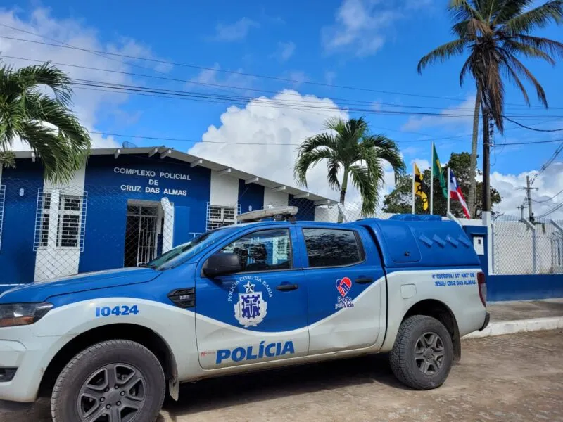 Homem usava camisa oficial da Polícia Civil