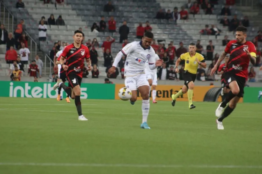 Tricolor teve oportunidade de matar o jogo, mas não aproveitou