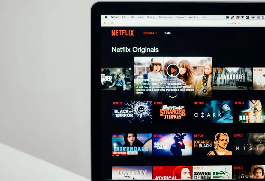 Diretor de operações e diretor de produto da Netflix, Greg Peters afirmou que o objetivo é que a parceria seja de longo prazo
