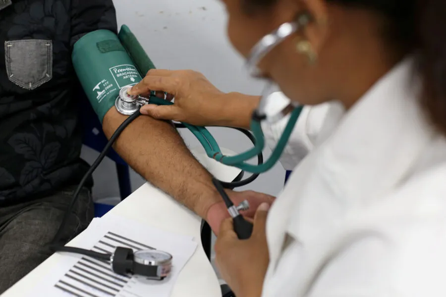 Em 2021, os registros de doenças do coração entre junho e setembro representaram 36,8% do total de internados