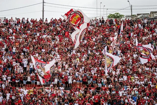 A torcida do Vitória chega com a esperança de entrar no G-8