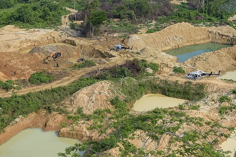 Garimpo de ouro em terra indígena