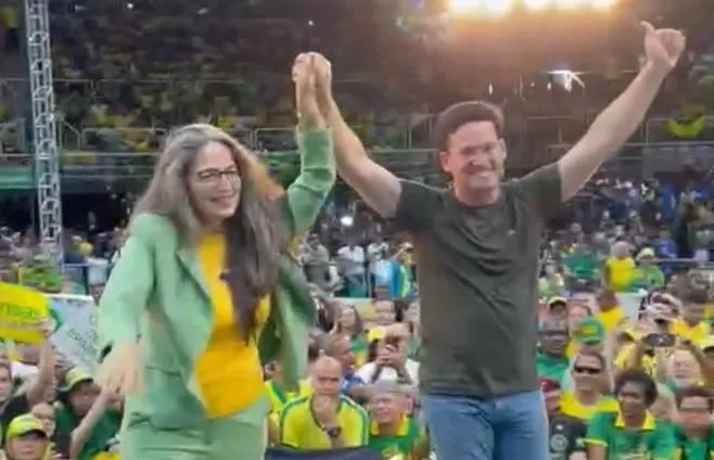 Ao lado da candidata ao Senado, Raíssa Soares, João Roma participou da convenção nacional do PL, que oficializou Bolsonaro como candidato à reeleição