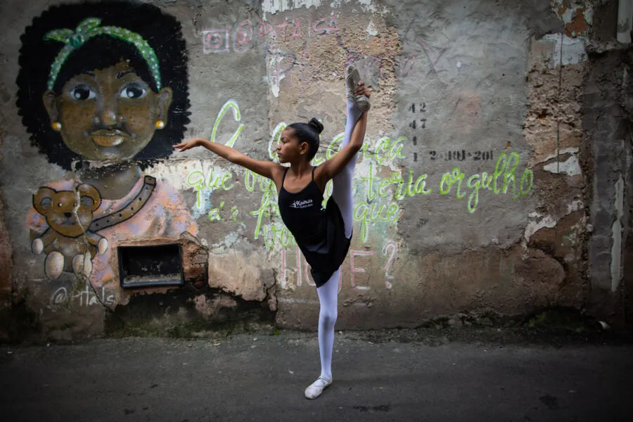 Com apenas 9 anos, Geovanna Alves é determinada quando o assunto é futuro: quer ser uma bailarina profissional