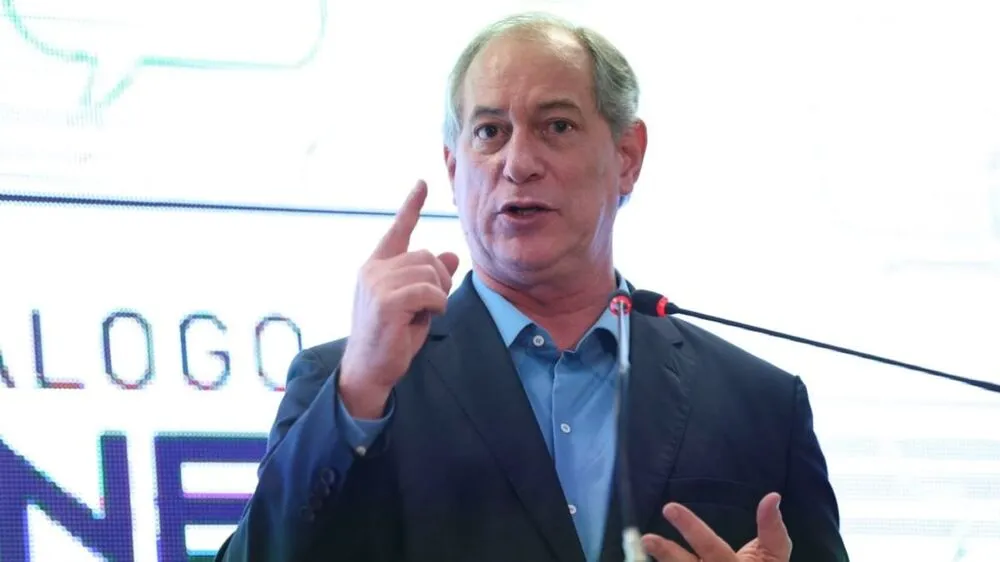 Em discurso, Ciro classificou a situação atual como a “mais grave crise da história” do país