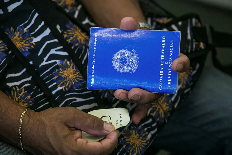 Dados revelam que a população ocupada é a maior desde o início da série histórica da pesquisa, em 2012