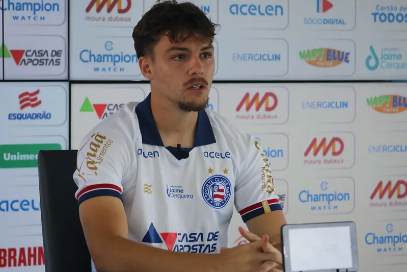 O jogador chegou para brigar por uma posição na defesa Tricolor