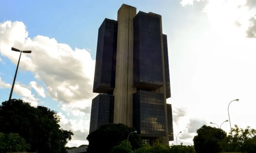 Com a decisão de hoje do BC, 3, a Selic continua num ciclo de alta, depois de passar seis anos sem ser elevada