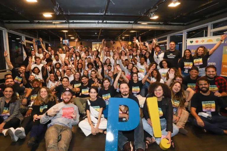 A ONG catarinense Politize! foi a instituição escolhida para receber a doação de MacKenzie Scott