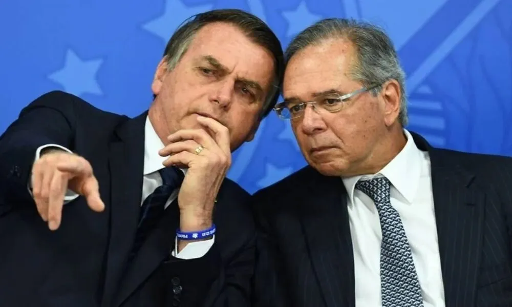 No primeiro ano de governo, em setembro de 2019, o Executivo negociou com o Congresso romper com o teto de gastos com a chamada PEC que tratava da chamada PEC da cessão onerosa