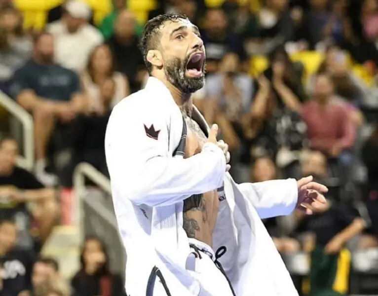 O lutador de 33 anos foi campeão mundial de jiu-jítsu por oito vezes