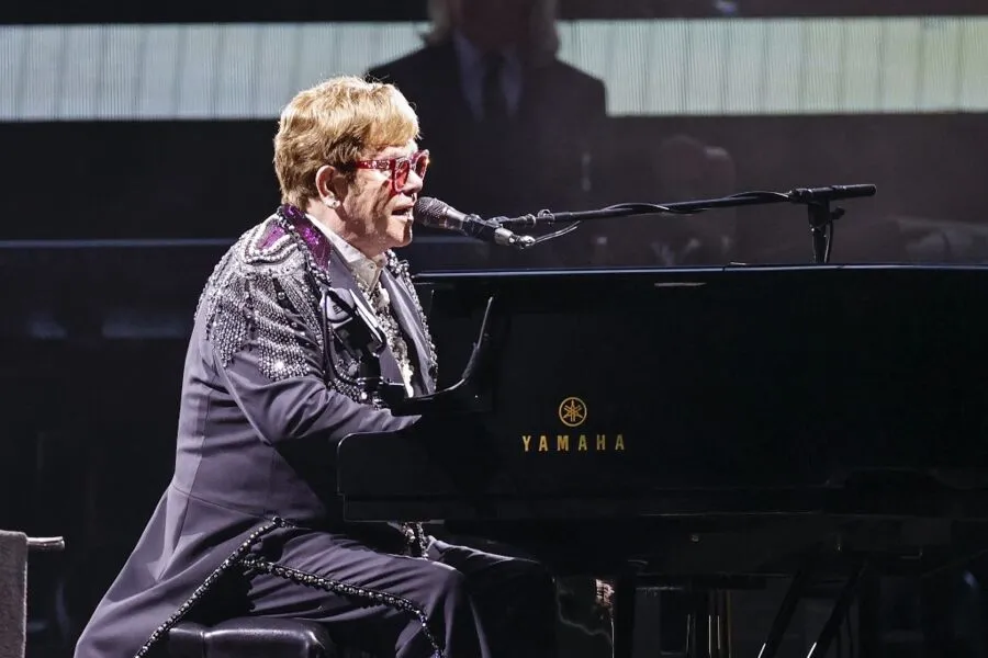 Artistas vão colaborar em "Hold Me Closer"