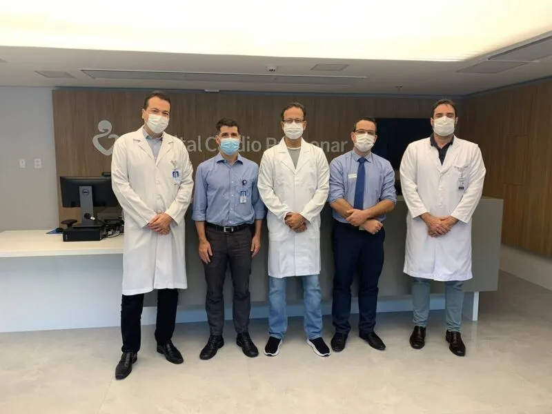 Dr. Gildo Mota - Diretor Médico do Hospital Cárdio Pulmonar, Dr. Lucas Batista - Coordenador de Urologia do Hospital Cárdio Pumonar, Dr. Rodrigo Vianna (MTI), Dr. Phillipe abreu, e Dr. José Ayran, Coordenador Médico do Centro Cirúrgico do Hospital Cárdio Pulmonar