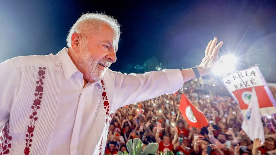 Equipe da PF que protege Lula cita opositores radicalizados e pede apoio