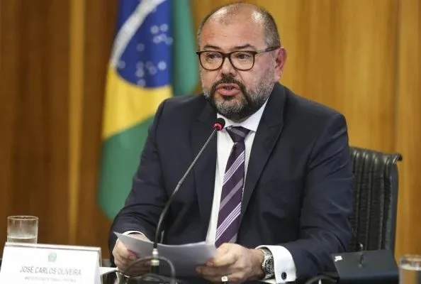 O atual ministro do Trabalho José Carlos Oliveira