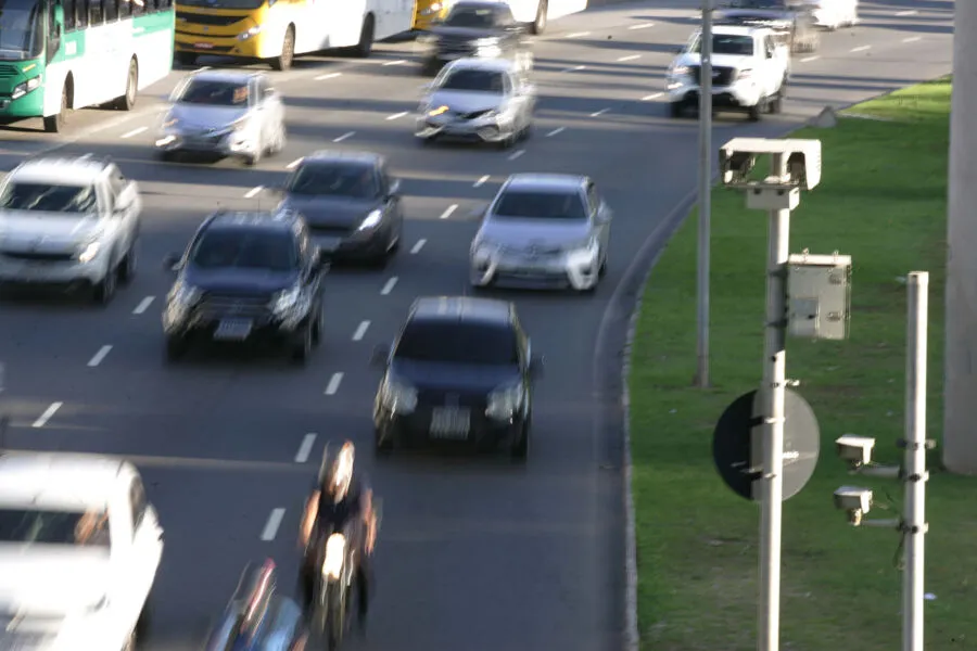 Autuação de condutores infratores por equipamentos eletrônicos é realizado por empresas terceirizadas