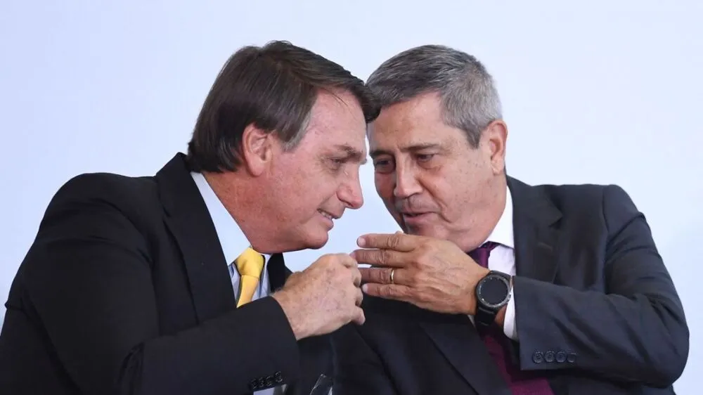 Em março e junho de 2020, ex-ministro da Casa Civil somou salários de R$ 926 mil