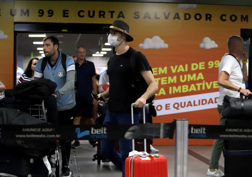 Fim de uso de máscara em aeroportos