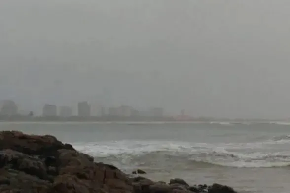 Ventos fortes devem causar as ondas maiores na faixa litorânea