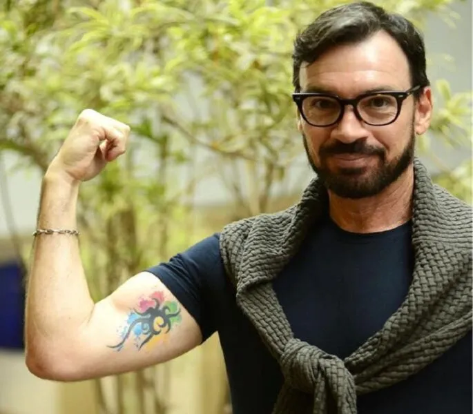 Emerson decidiu falar abertamente sobre o assunto para inspirar outros atletas gays